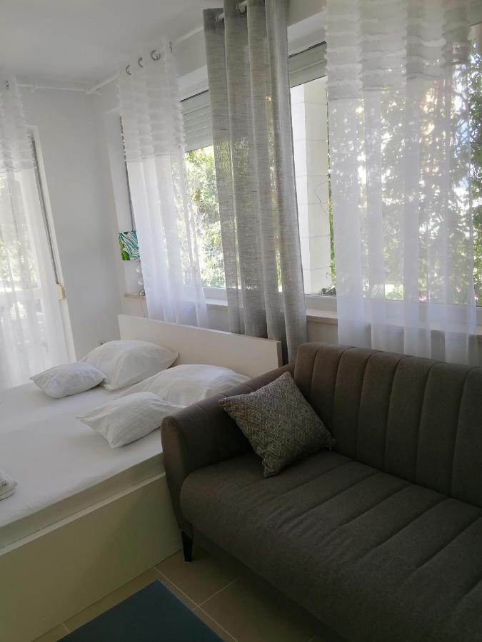 Studio Apartman Villa Juras Башка Екстер'єр фото