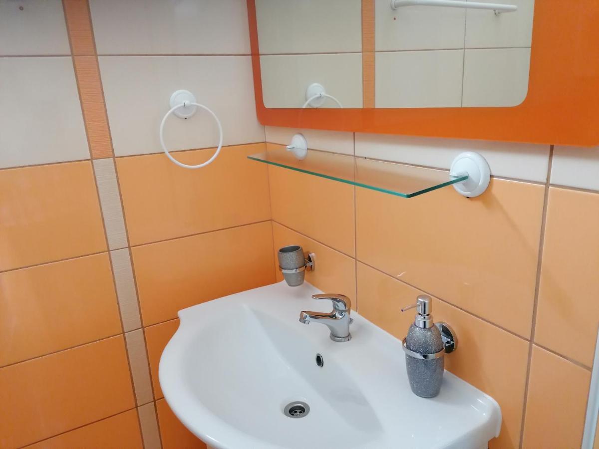 Studio Apartman Villa Juras Башка Екстер'єр фото